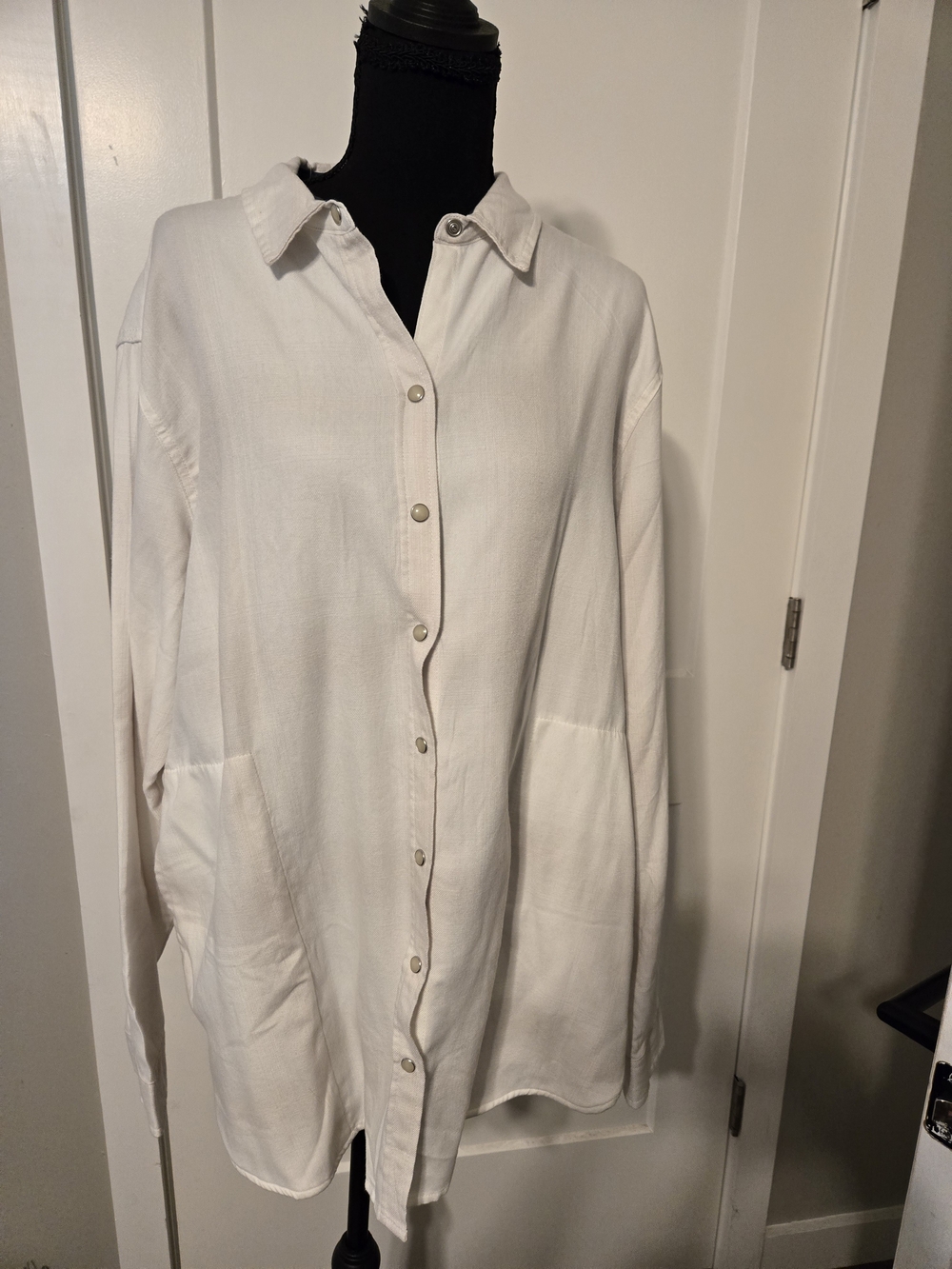 Jachs Oversized White Casual Button-Down Shirt